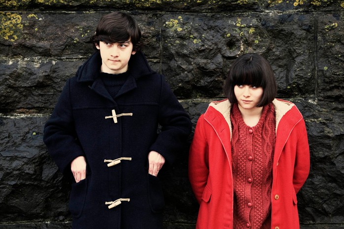 Craig Roberts as Oliver Tate and Yasmin Paige as Jordana Bevan in Submarine